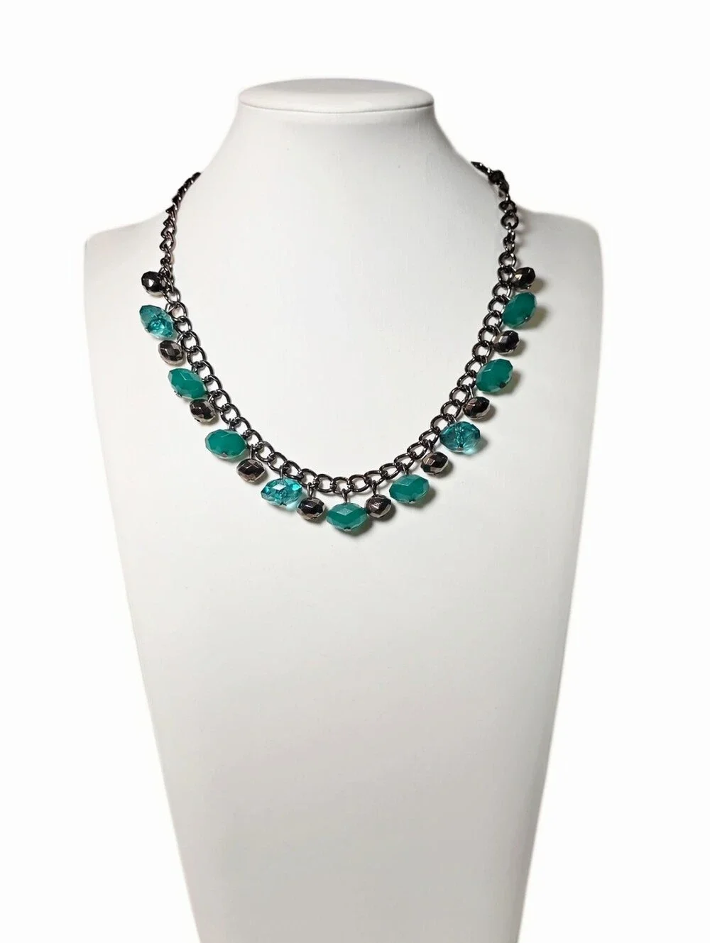 Emerald Green and Black Faceted Bead Gunmetal Chain Statement Necklace